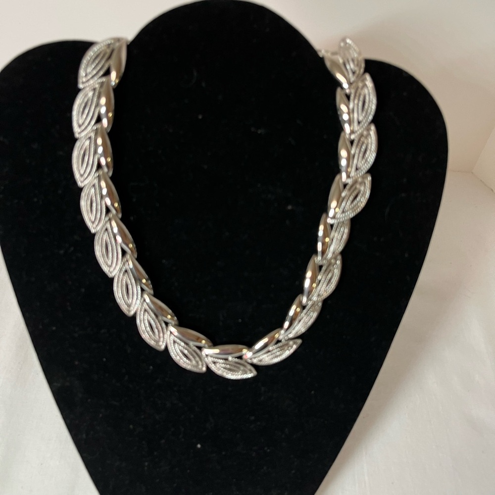 Elegant Silver Leaf Necklace